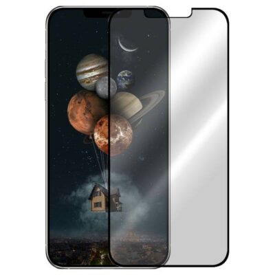 5D juodas apsauginis ekrano stikliukas Apple iPhone 12 mini priešais mobilų telefoną su kosminiu fonu