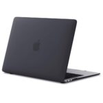 Juodas matinis dėklas Macbook Air 13 2018-2020 Tech-Protect Smartshell atidarytas kampu