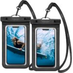 Juodas dėklas atsparus vandeniui Spigen A601 Universal waterproof case 2-pack su reguliuojama juosta.