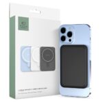 Juoda išorinė baterija Tech-Protect PB10 Lifemag Magsafe 5000MAH prijungta prie mėlyno telefono