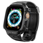 Juodas dėklas Apple Watch Ultra 1 ar 2 49mm Spigen Rugged Armor Pro su tvirtu dizainu ir ekranu.