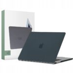 Juodas matinis dėklas Macbook Air 15 2023 Tech-Protect Smartshell ant nešiojamojo kompiuterio