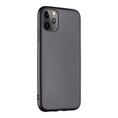 Juodas dėklas Tactical TPU telefonui Apple iPhone 11 su lygiu paviršiumi ir kamera atvira.