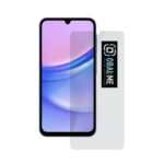 Skaidrus apsauginis ekrano stikliukas Samsung Galaxy A15 4G telefonui su matomu apsaugos stiklo gabalu ir etikete
