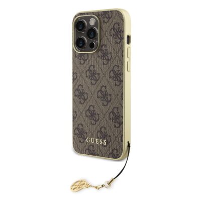 Rudas originalus dėklas Guess 4G Charms telefonui Apple iPhone 15 Pro Max su monogramų raštu ir auksiniu pakabuku