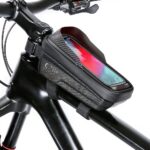 Juodas dviračio krepšys SAKWA TECH-PROTECT V2 UNIVERSAL BIKE M su aiškiai matomu telefono laikikliu