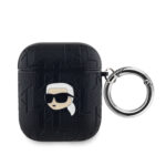 Juodas dėklas AirPods 1 ir 2 Karl Lagerfeld PU su įspaustu Karl dizainu ir metalo žiedu