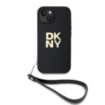 Juodas dėklas DKNY PU Leather Stack Logo Wrist Strap telefonui Apple iPhone 13 su auksiniu logotipu ir rankena