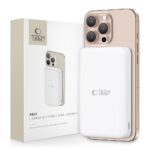 Balta išorinė baterija TECH-PROTECT PB24 LIFEMAG QI2 MAGSAFE POWER BANK 10000MAH prijungta prie auksinio išmaniojo telefono