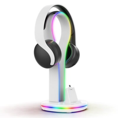 Baltas įkrovimo stovas iPega P5P23 su RGB apšvietimu ir juodomis ausinėmis