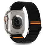 Juoda apyrankė Apple Watch su ryškiai oranžinėmis detalėmis, pagaminta iš nailono