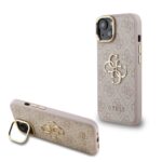 Rausvas dėklas telefonui Apple iPhone 15 Guess PU 4G Metal Logo Stand Camera Frame su metaliniu stoveliu ir raštu