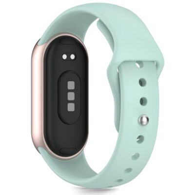Mėtos spalvos apyrankė Xiaomi Smart Band 8 su šviesiai žaliu silikono dirželiu ir juoda apyrankės baze