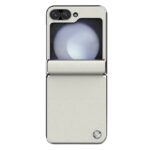 Baltas dėklas Nillkin CamShield Flip telefonui Samsung Galaxy Z Flip 6 arba 7 FE su tekstūruota paviršiaus oda ir metalinėmis detalėmis