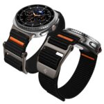 Juoda apyranke Samsung Galaxy Watch 8 Classic su oranžinėmis detalėmis
