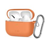 Oranžinis dėklas Apple Airpods Pro 3 Tech-Protect Silicone Hook su ausinėmis ir metaliniu kabliuku
