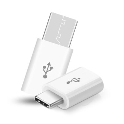 Baltas adapteris iš microUSB į Type-C su USB simboliu ant paviršiaus