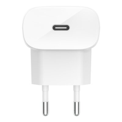 Baltas įkroviklis buitinis Belkin Boost Charge 20W su USB-C jungtimi iš priekio