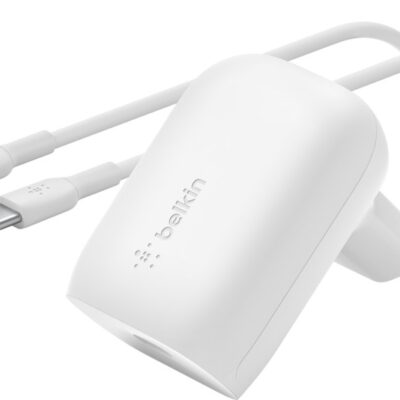 Baltas įkroviklis buitinis Belkin Boost Charge USB-C PD 3.0 PPS 30W su USB-C to USB-C kabeliu