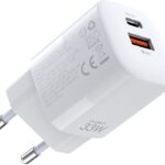Baltas įkroviklis Choetech PD5006 USB-C / USB-A 33W su dviem USB lizdais ir europine kištuko jungtimi
