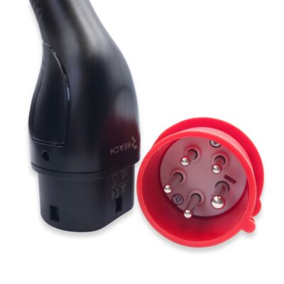 Elektromobiliu ikroviklis Reach PEVC5 3 fazes Type2 su raudonu lizdu ir juodu korpusu