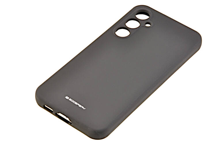 Juodas dėklas Samsung S711 S23 FE Mercury Silicone Juodas dėklas Samsung S711 S23 FE Mercury Silicone švelniu paviršiumi ir atviromis angomis kamerai