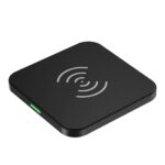 Juodas įkroviklis belaidis Choetech 10W Fast Wireless Charging Pad T511-S su apvaliu simboliu centre ir žalia lempute