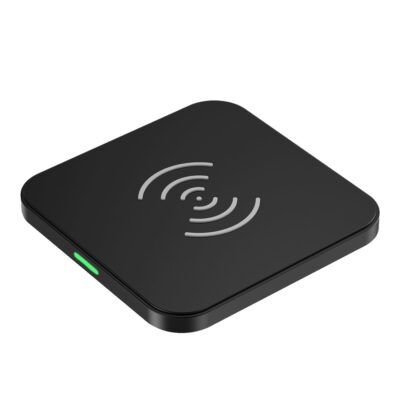Juodas įkroviklis belaidis Choetech 10W Fast Wireless Charging Pad T511-S su apvaliu simboliu centre ir žalia lempute