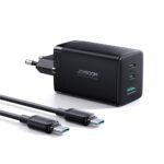 Juodas įkroviklis buitinis Joyroom GaN JR-TCG01 su dviem USB-C ir vienu USB-A jungtimi