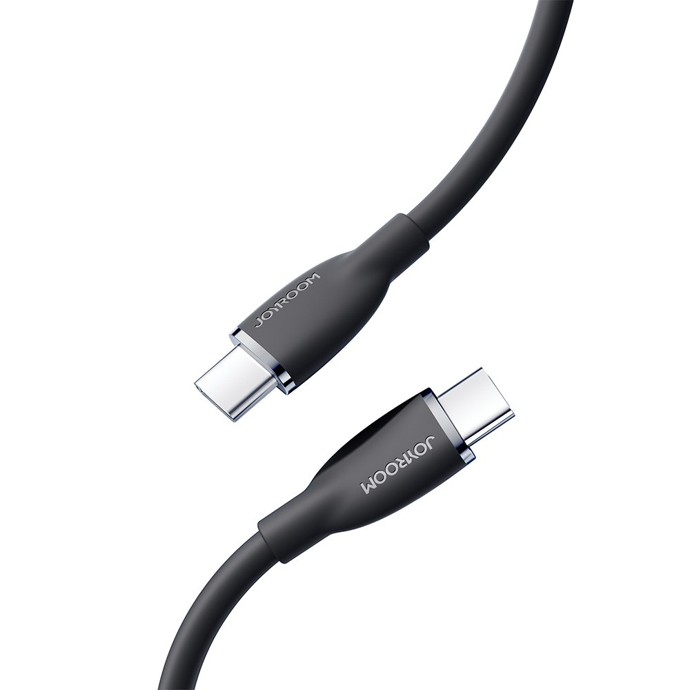 Juodas USB kabelis Joyroom SA29-CC5 USB-C to USB-C 100W 1.2m Juodas USB kabelis Joyroom SA29-CC5 USB-C to USB-C matomas su sidabriniais jungtimis.