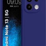 Tamsiai melynas deklas Xiaomi Redmi Note 13 5G telefone su matomu kameru moduliu