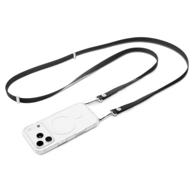 Juodas dirželis SPIGEN DA30L LANYARD STRAP CROSSBODY prijungtas prie skaidraus telefono dėklo