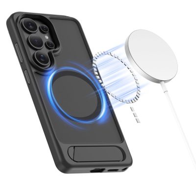 Juodas matinis deklas Samsung Galaxy S26 Ultra su MagSafe magnetine plokste, salia belaidzio ikroviklio.