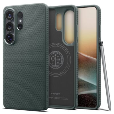 Žalias dėklas Samsung Galaxy S26 Ultra su tekstūruotu paviršiumi, matomu kameros moduliu ir šalia esančiu S Pen rašikliu