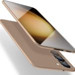 Auksinis dėklas ant Samsung Galaxy S947 S26 Plus, matomas trijų kamerų modulis.