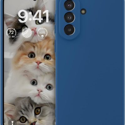 Tamsiai mėlynas dėklas Samsung A376 A37 5G uždengia nugarą, matomas kamerų blokas; ekrane matomi katinėliai.