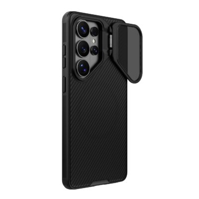 Juodas dėklas su diagoniniu raštu ir išlankstoma plokštele virš kameros, skirtas Samsung Galaxy S26 Ultra