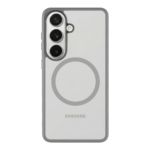 Šviesiai pilkas dėklas Samsung Galaxy S26 su skaidria nugarėle ir tamsiu rėmeliu. Centre matomas didelis apvalus ratas. Viršuje kairėje – trijų kamerų modulis, o apačioje matomas Samsung logotipas.