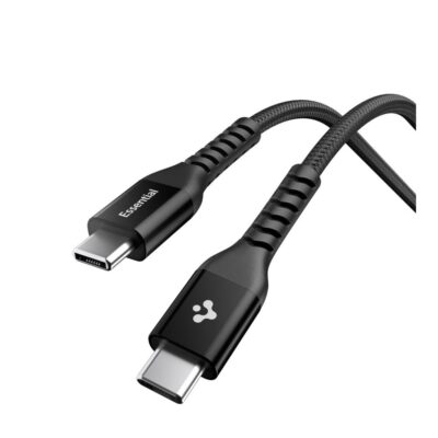 Juodas USB-C iki USB-C kabelis su pintuotu pluoštu, abiejose galvutėse USB-C jungtys, matomas Essential uzrasas