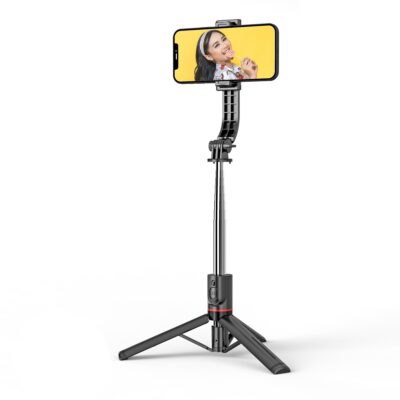 Juoda asmenukių lazda Awei X50 su ištraukiamu stiebu ir trikojo kojomis laikantis išmanųjį telefoną