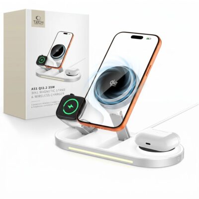 Baltas belaidis pakrovėjas TECH-PROTECT A51 ARCTICBOOST 3IN1 MAGNETIC MAGSAFE WIRELESS CHARGER 25W QI2.2 su įkraunamu telefonu, laikrodžiu ir ausinėmis