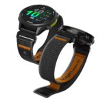 Juoda-oranžinė apyrankė SPIGEN ATHLEX AIR GARMIN QUICKFIT 22 MM su juodu laikrodžiu ir ryškiai oranžiniais akcentais