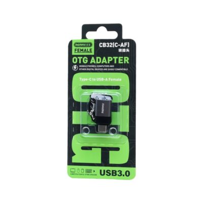 USB-C į USB-A OTG adapteris Remax CB32 pakuotėje – juoda adapterio dalis su žalia pakuote