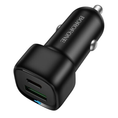 Juodas Borofone BZ34B automobilinis įkroviklis su USB-C ir USB-A portais, skirtas automobiliui